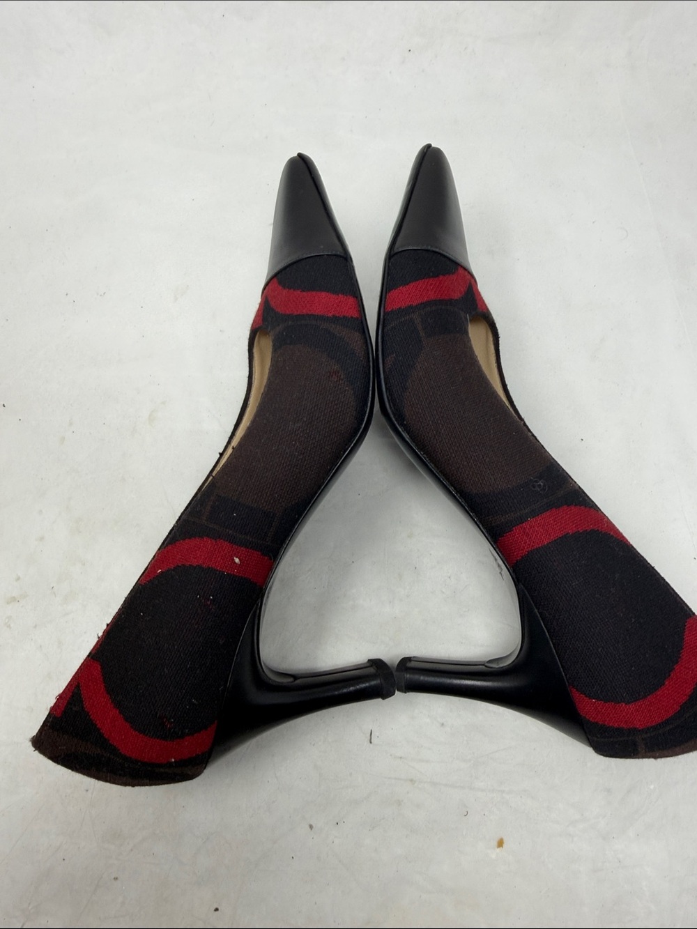 Salvatore Ferragamo Black and Red Patterned Leather Toe Pumps Heels Size 9 - Picture 10 of 13